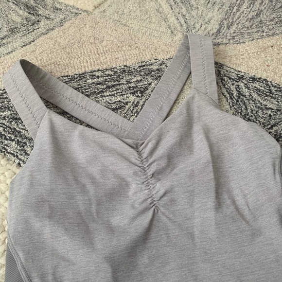 Lululemon Tank Top - size 6 - Picture 3 of 5